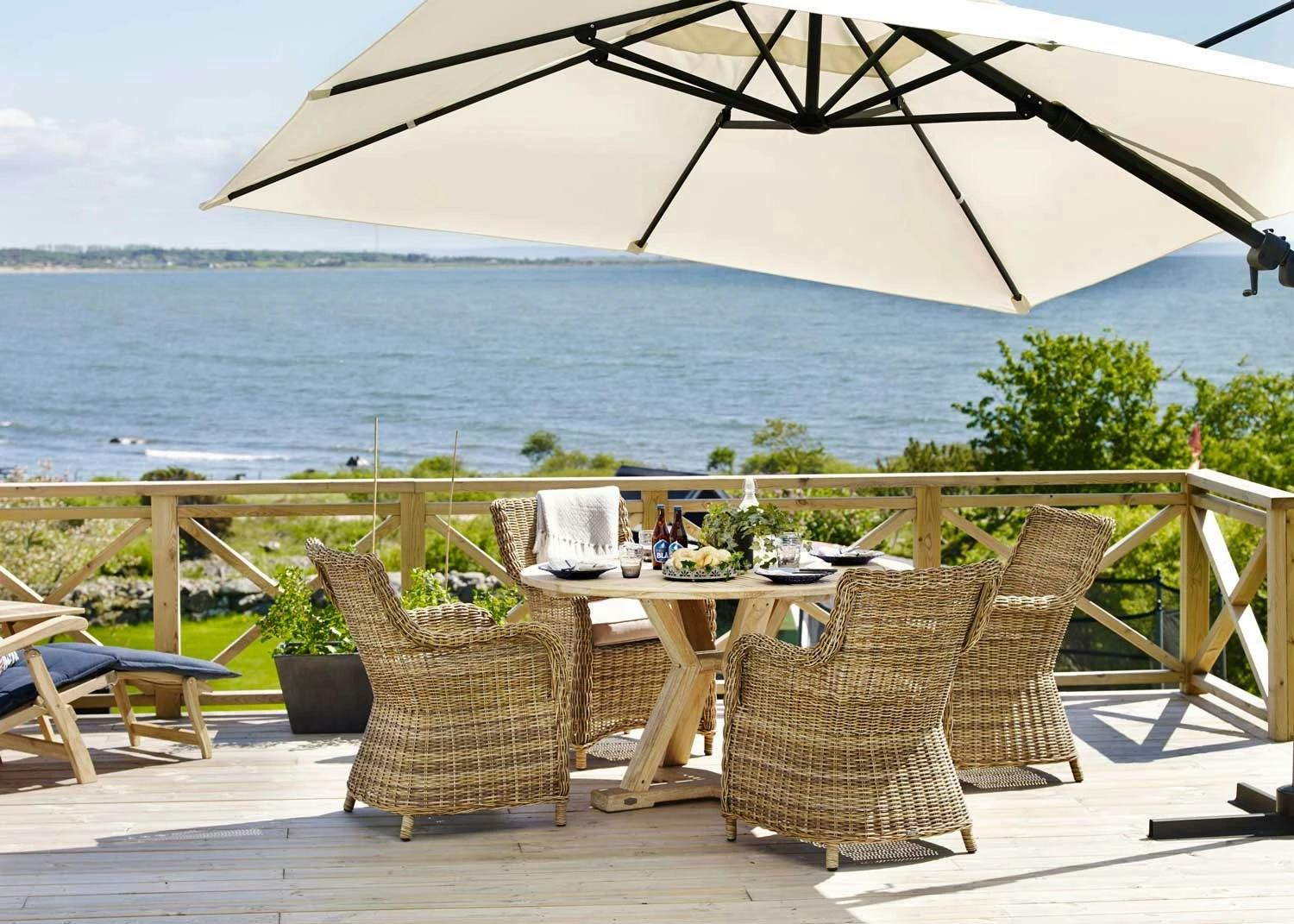 Brafab Circus Esstisch Teakholz, Ø130x73 Cm 3 Brafab Circus Esstisch Teakholz, Ø130x73 Cm – Bild 3