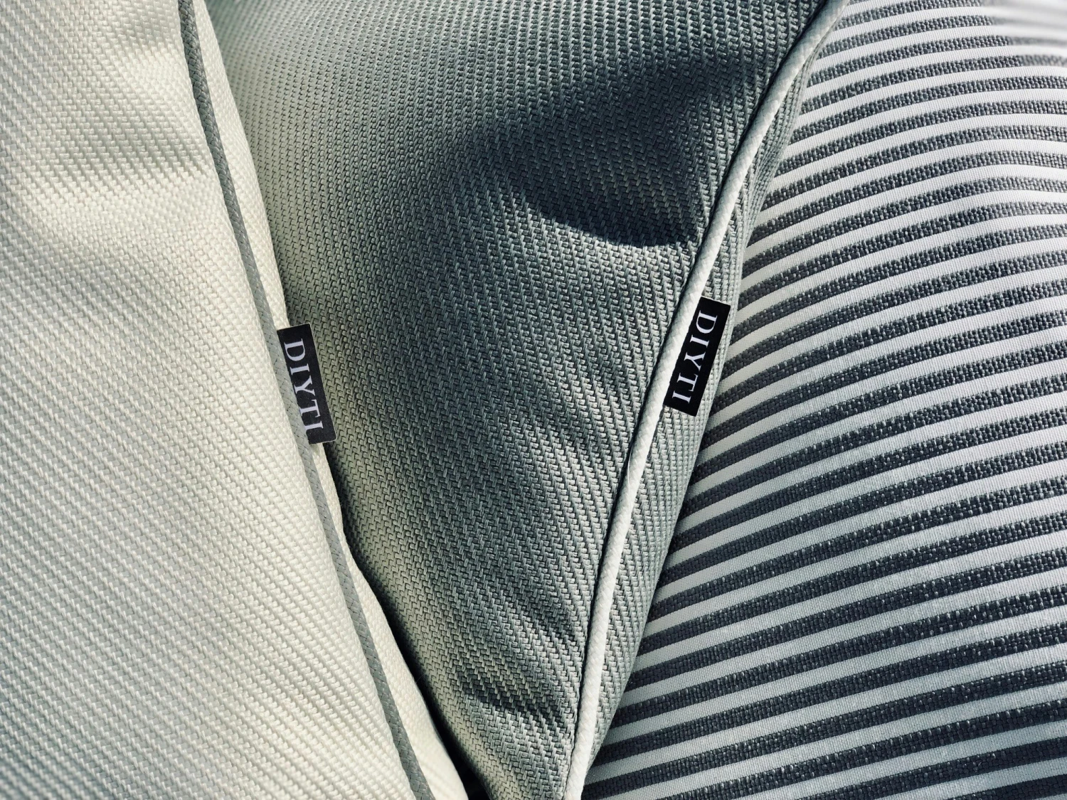 Narrow Stripe Kissen 45x45 Cm, Grau 2 Narrow Stripe Kissen 45x45 Cm, Grau – Bild 2