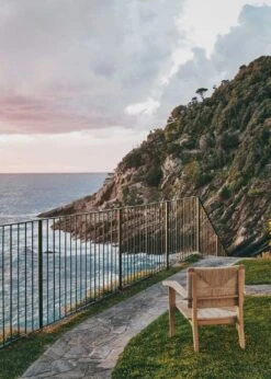 Gubi F-Chair Outdoor Lounge Stuhl Teakholz 11 Gubi F-Chair Outdoor Lounge Stuhl Teakholz -Grünblick Verkäufe gubi f chair outdoor lounge chair 5