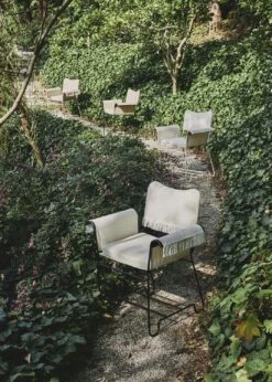 Gubi Tropique Esszimmerstuhl Mit Fransen, Classic Black / Udine 06 -Grünblick Verkäufe gubi tropique dining chair fringe black limonta udine06 3