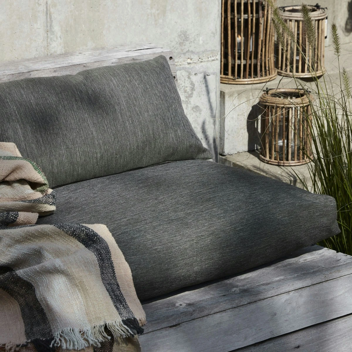 House Doctor Fine Kissen Wasserabweisend Militärgrün, 55x68 Cm 2 House Doctor Fine Kissen Wasserabweisend Militärgrün, 55x68 Cm – Bild 2