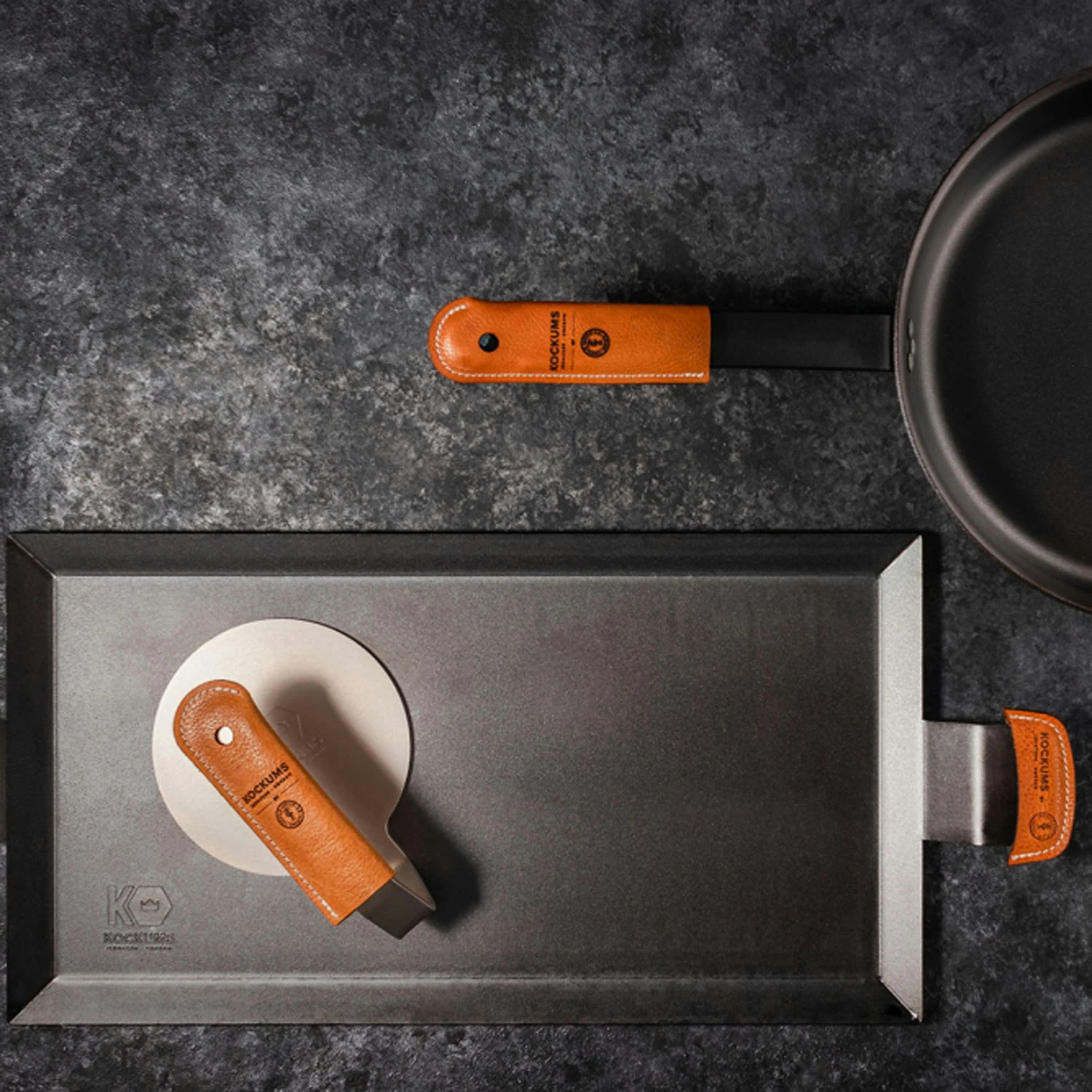 Kockums Jernverk Grillpresse Mit Griff Aus Tärnsjö-Leder 4 Kockums Jernverk Grillpresse Mit Griff Aus Tärnsjö-Leder – Bild 4