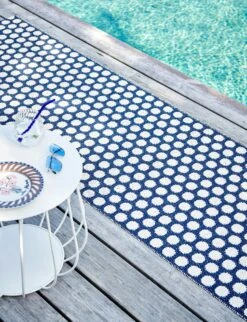 Noa Teppich Dunkelblau / Vanilla / Warmes Grau, 70x150 Cm 5 Noa Teppich Dunkelblau / Vanilla / Warmes Grau, 70x150 Cm -Grünblick Verkäufe pappelina noa rug dark blue vanilla warm grey 0