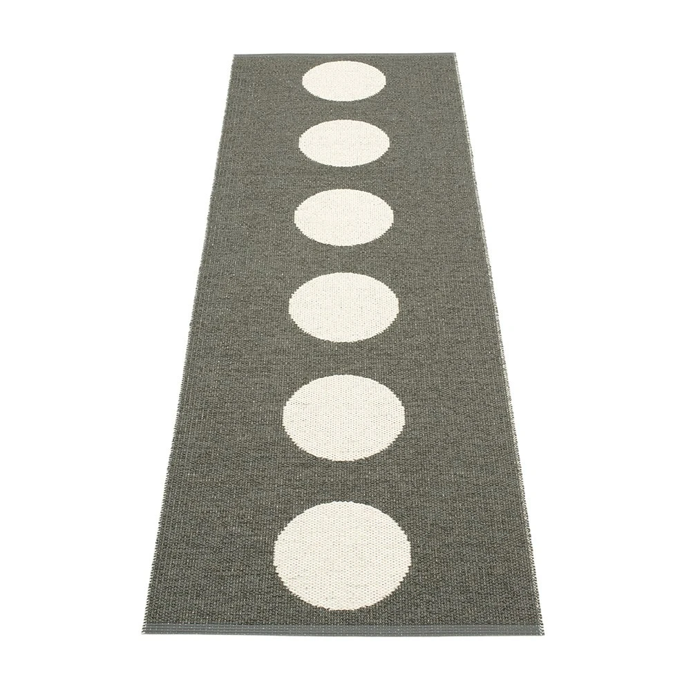 Vera Matte 70x300 Cm, Charcoal/Vanilla 1 Vera Matte 70x300 Cm, Charcoal/Vanilla